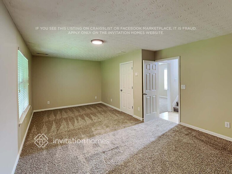 Building Photo - 661 Tipperary Rd