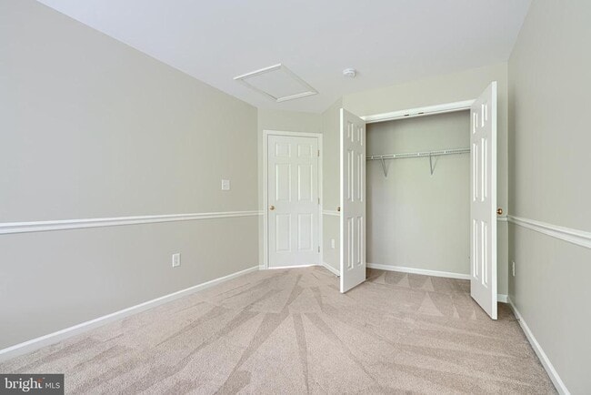 Building Photo - 7211 Lyndsey Way
