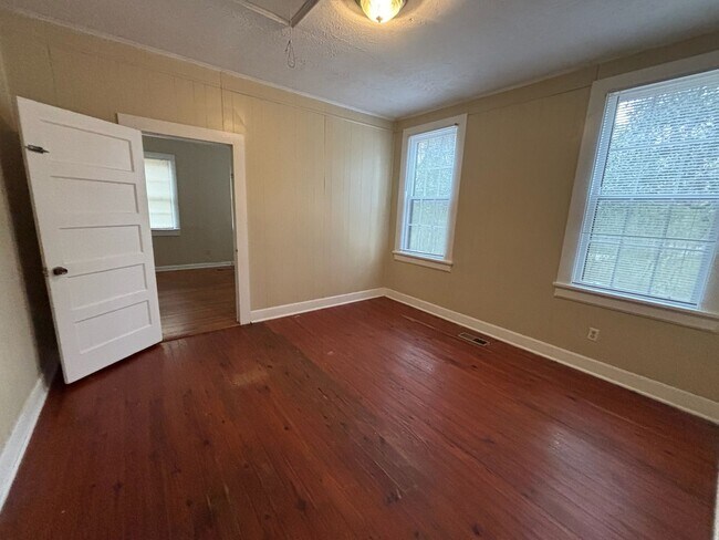 Building Photo - Located On Forrest Road!! LEASE OPTIONS: 12 Months or 24 Months Leases Only