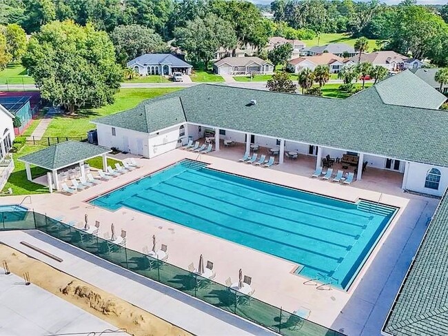 Building Photo - 5520 NW 26th Ln