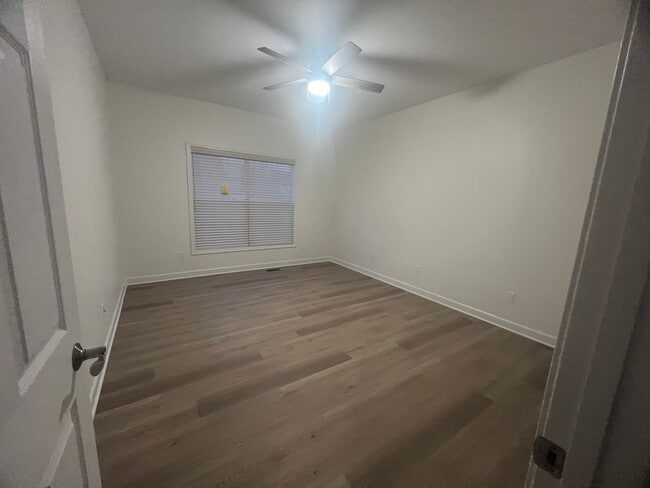 Building Photo - 2 Bedroom Duplex