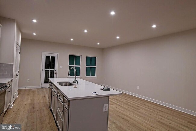 Building Photo - 9390 Tanfield Dr