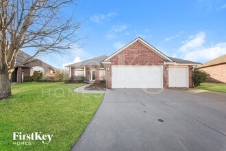 Building Photo - 12533 Youngs Pl