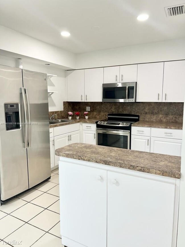 Building Photo - 4 br, 2 bath House - 430 SW 31st Ave