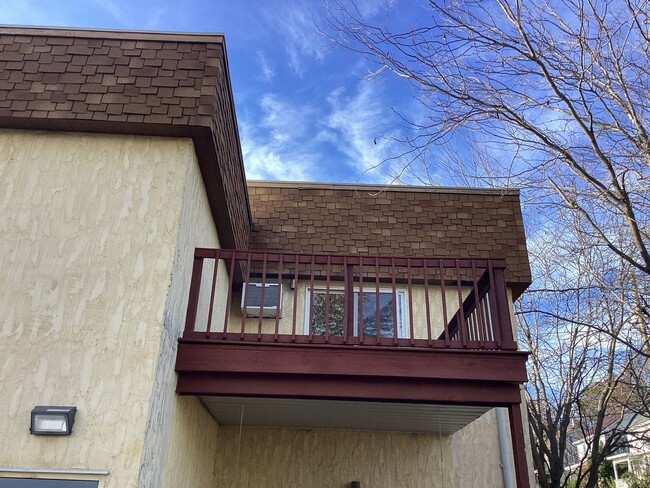 Building Photo - Two Bedroom 2nd floor condo in Waynesboro