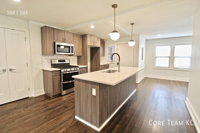 Building Photo - 4315 Roanoke Pkwy