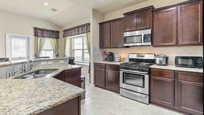 Building Photo - 17419 Woodfalls Ln