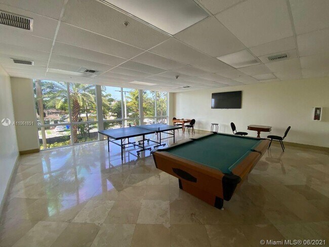 Building Photo - 3500 Coral Wy