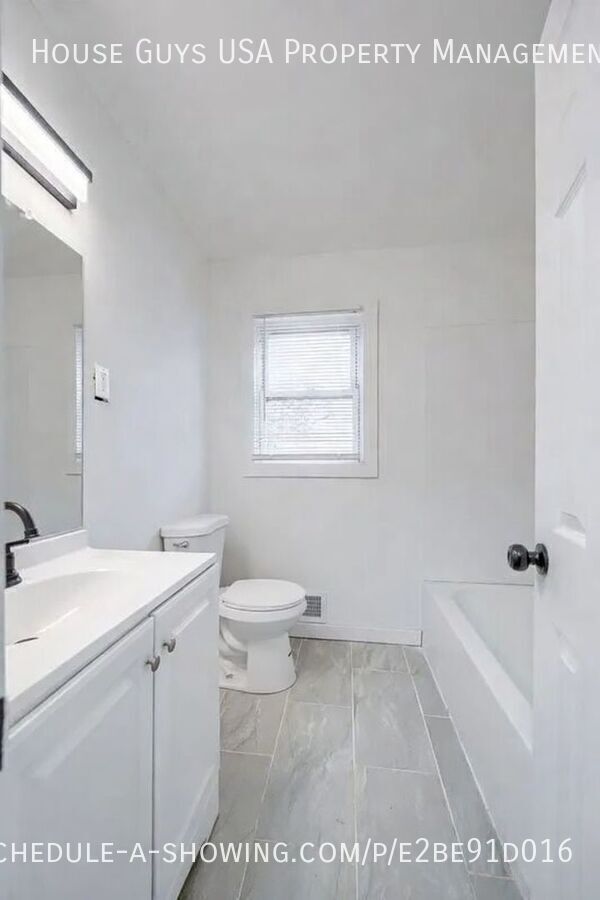 Building Photo - 11409 E 31st St S