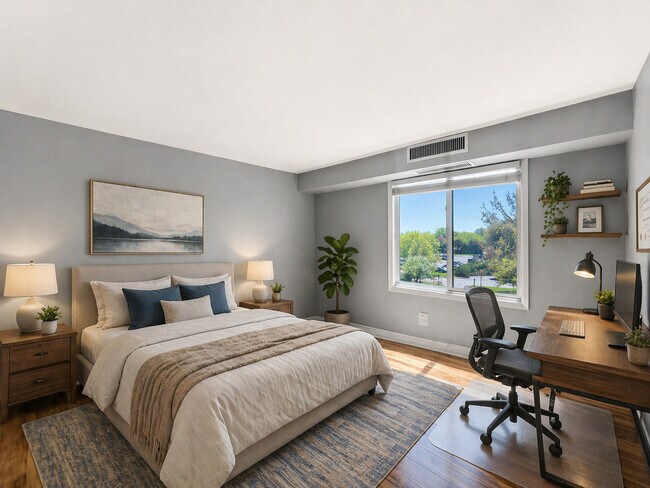 Building Photo - 1615 E Central Rd