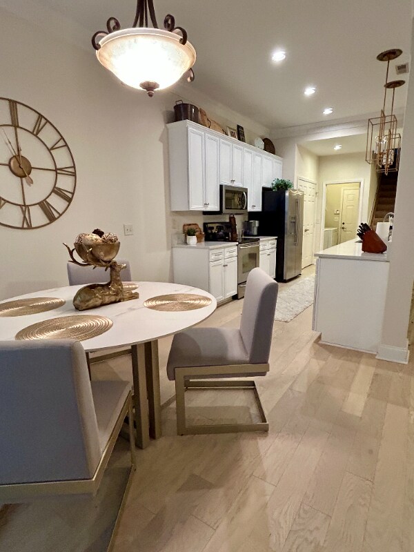 Building Photo - 1221 Chickadee Cir