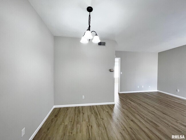 Building Photo - 6809 N Frostwood Pkwy