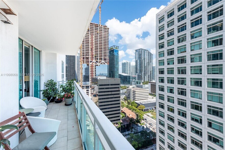 Building Photo - 950 Brickell Bay Dr