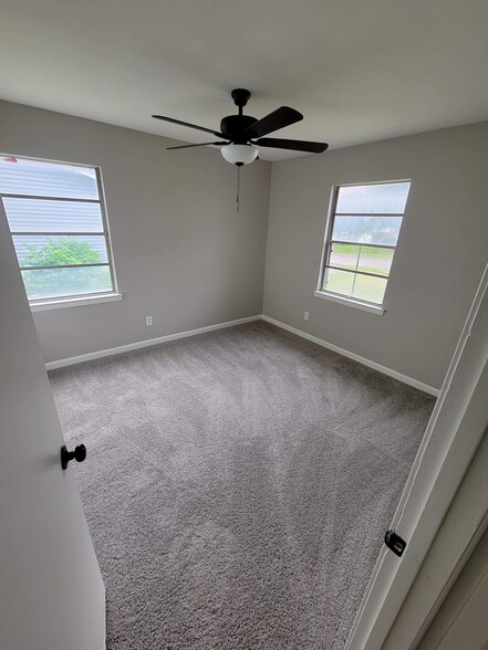 Building Photo - 8321 Bunche Dr