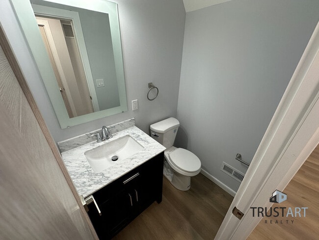 Building Photo - 3 bed/2.5 bath House in North East Philade...