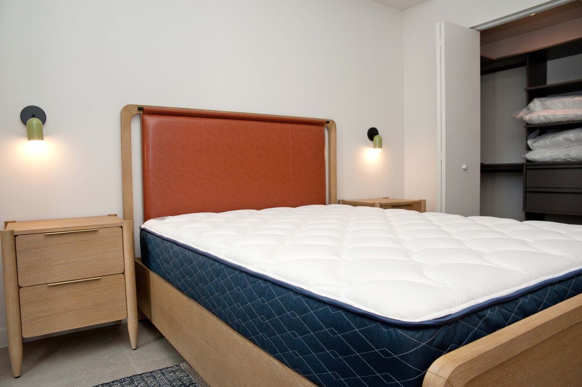 Building Photo - 11 NE 6th St