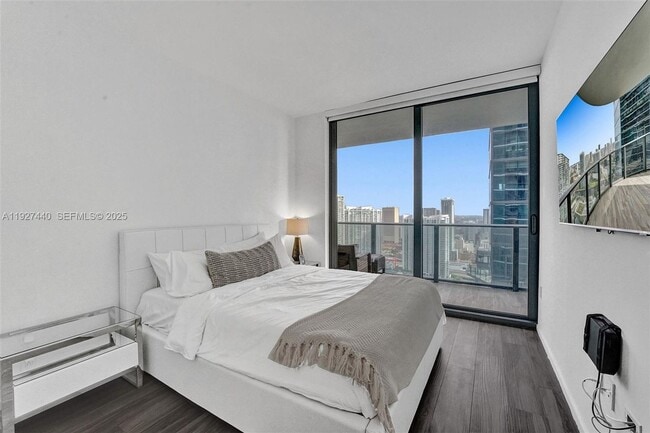 Building Photo - 801 S Miami Ave