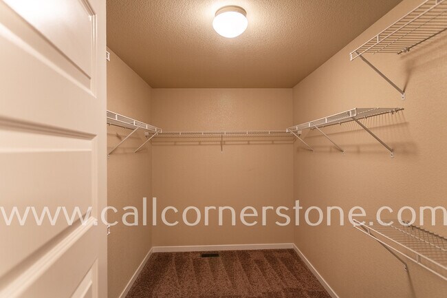 Building Photo - 1322 Antrim Loop