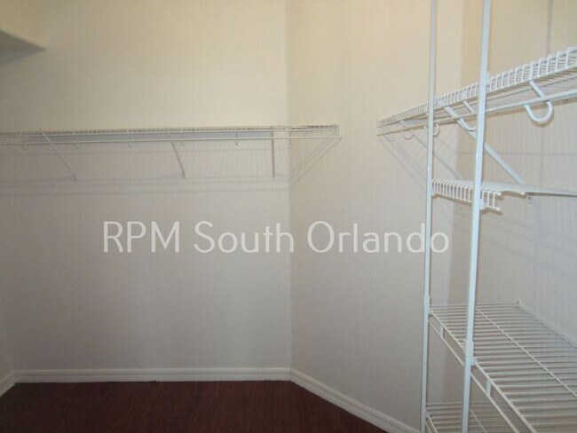 Building Photo - 4/2 in Sunset Ridge