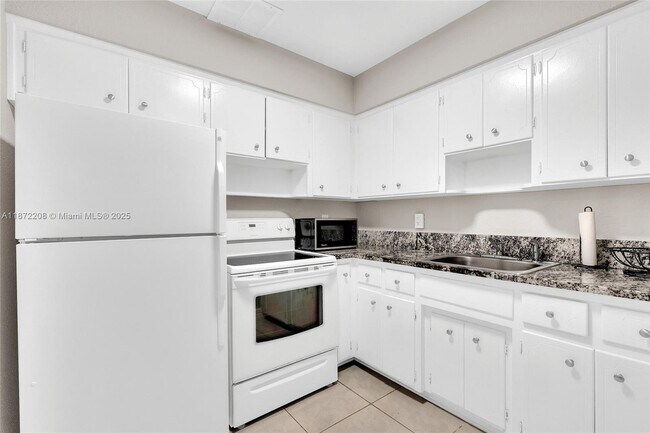 Building Photo - 1015 W Las Olas Blvd