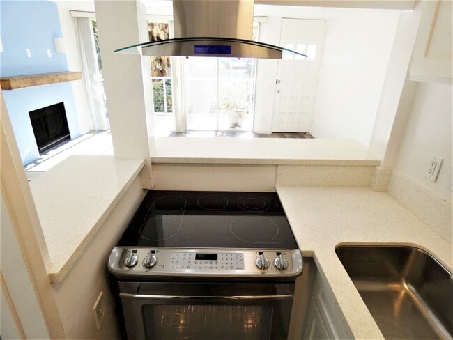 Building Photo - MR0021 (RUBS)