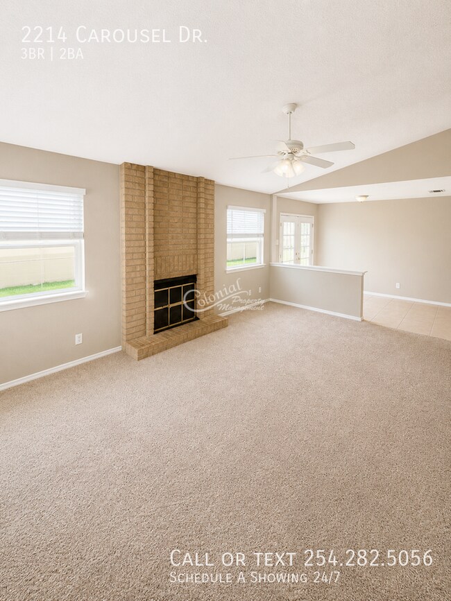 Building Photo - 2214 Carousel Dr