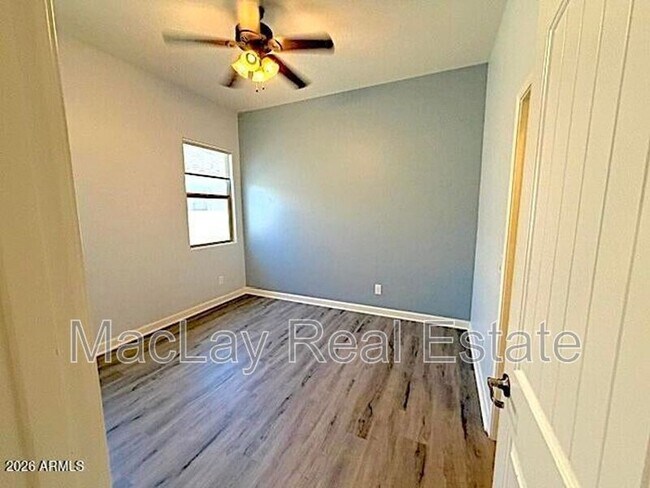 Building Photo - 1142 E Bajor St