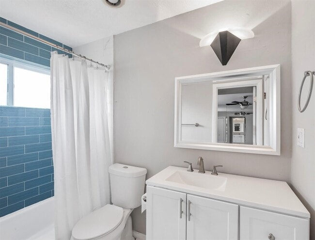 Building Photo - 309 Stratford St