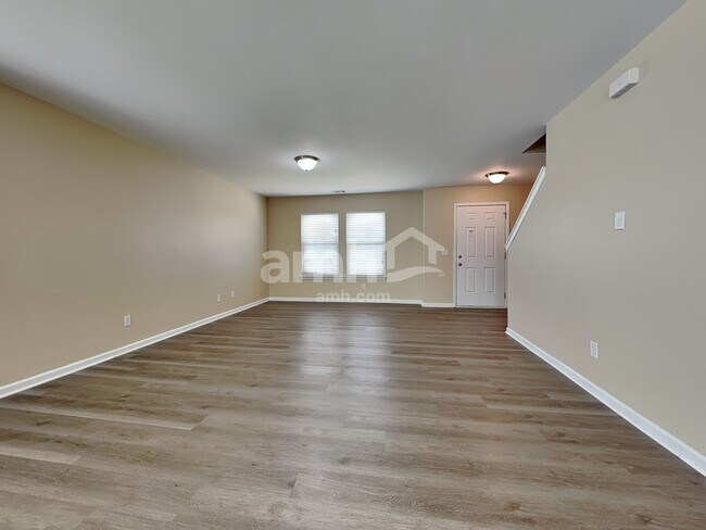 Building Photo - 516 Windsong Dr