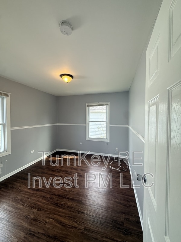 Building Photo - 403 Montrose Dr