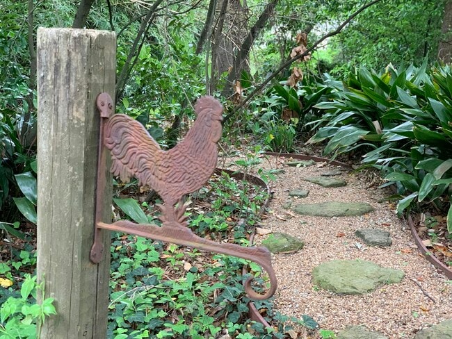 Building Photo - 5590 Clinton St