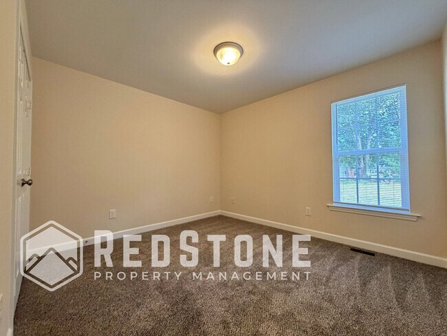 Building Photo - 2621 Trail Five