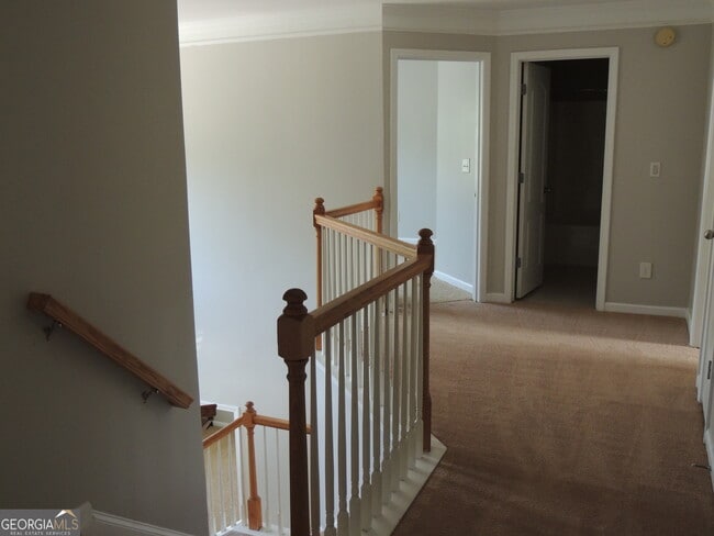 Building Photo - 450 MacLand Dr
