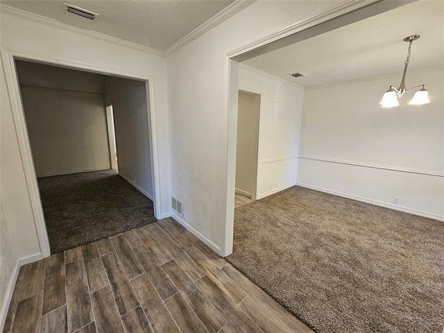 Building Photo - 2220 Eastwood Dr