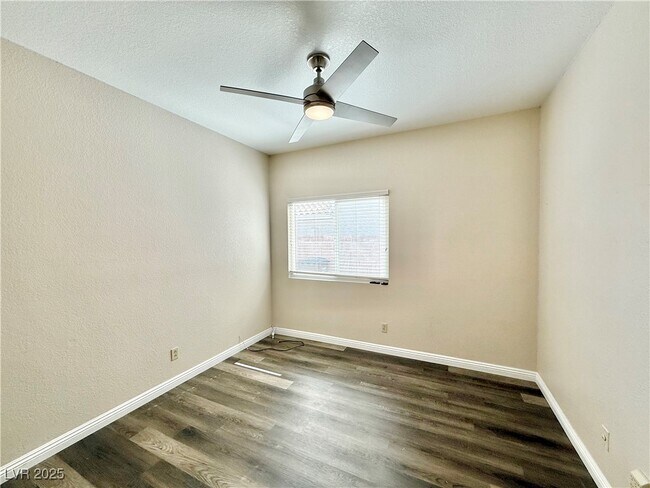 Building Photo - 1502 Cliff Branch Dr
