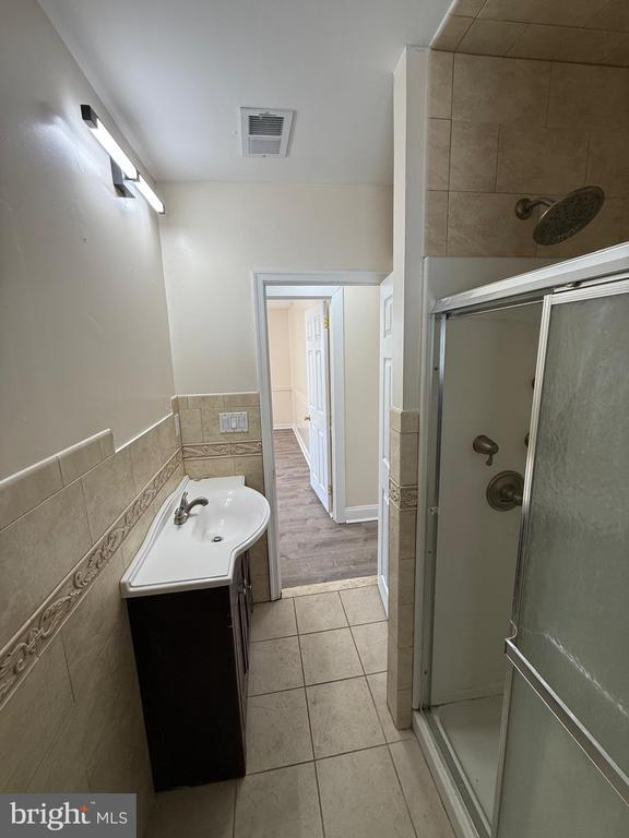 Building Photo - 7801 Montgomery Ave