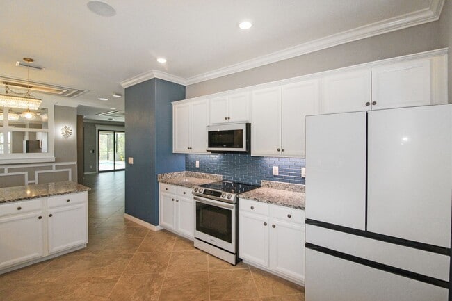 Building Photo - Sarasota National Annual Pool Home for Rent