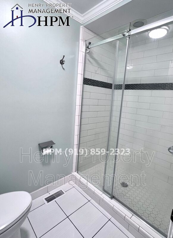 Building Photo - 4301 Ellinwood Dr