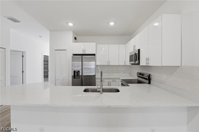 Building Photo - 4719 28th St SW
