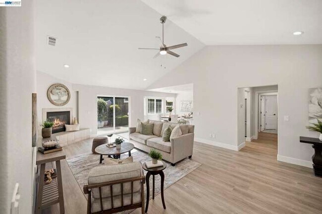Building Photo - 429 Chaffee Ln