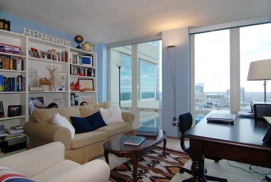 Building Photo - 345 N La Salle Dr