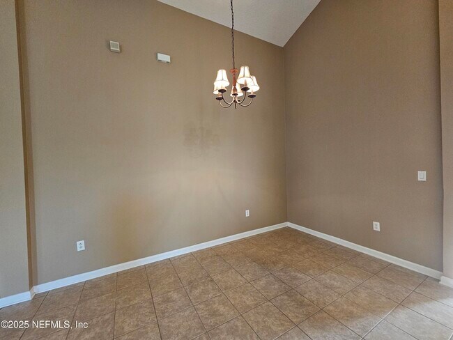 Building Photo - 964 Hazeltine Ct