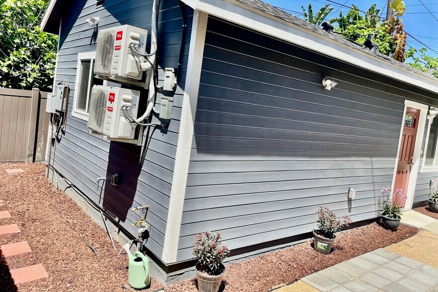 Building Photo - 158 N Canyon Blvd