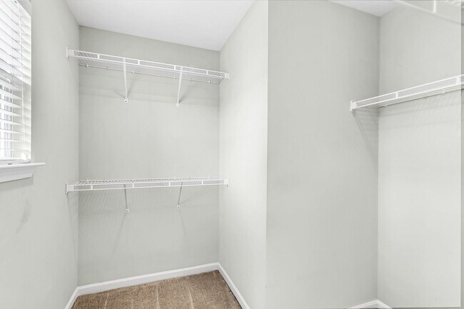 Building Photo - Beautiful Goose Creek Townhome!