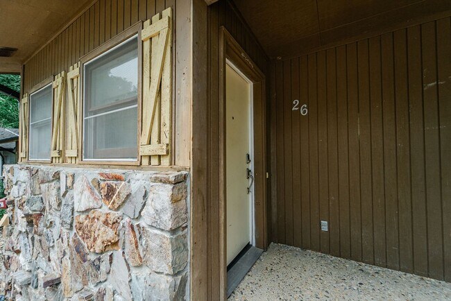 Building Photo - 26 Orantes Pl