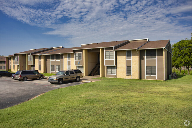 Primary Photo - Oakmont Apartment Homes