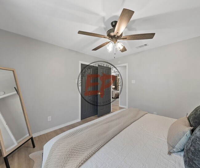 Building Photo - 1190 Greenwood Ln