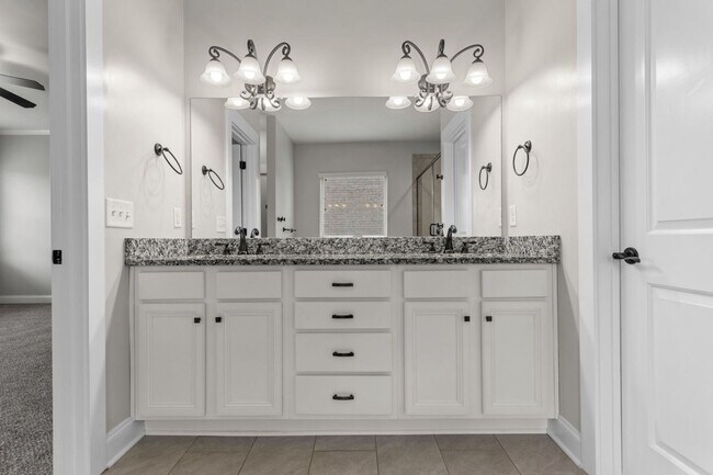 Building Photo - 3BR Home with Bonus Loft & Spa-Inspired Pr...