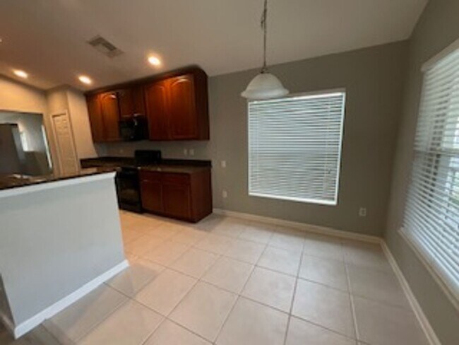 Building Photo - 5251 Maxon Terrace