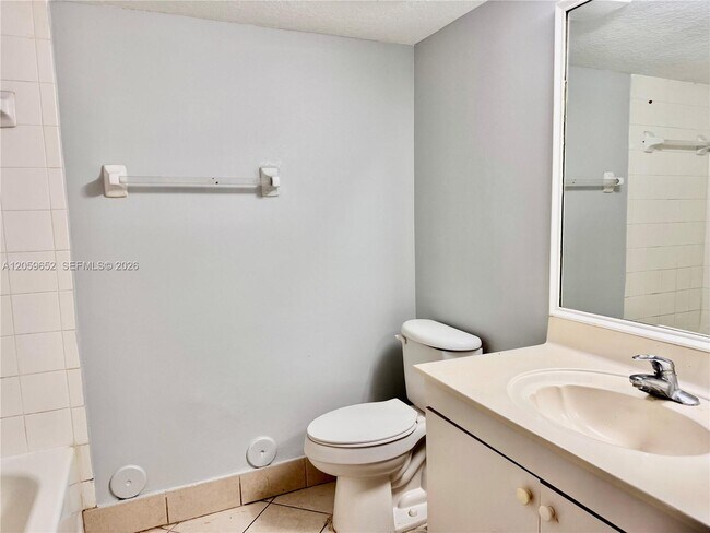 Building Photo - 1250 SE 31st Ct